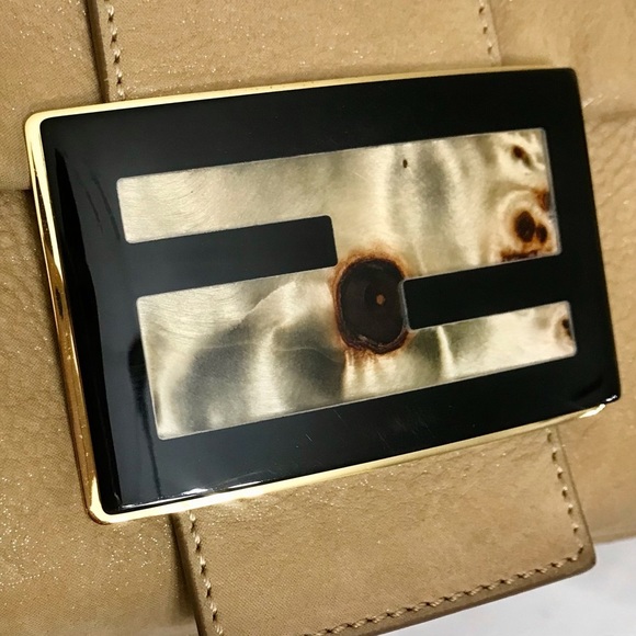 ❌❌🌺FENDI Soft Leather Shoulder Bag 💼 - Picture 6 of 16